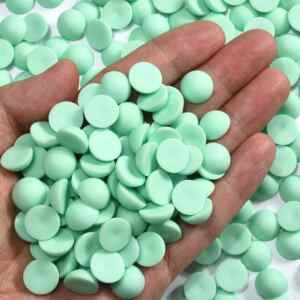 Matt félgyöngy világos mentazöld színben