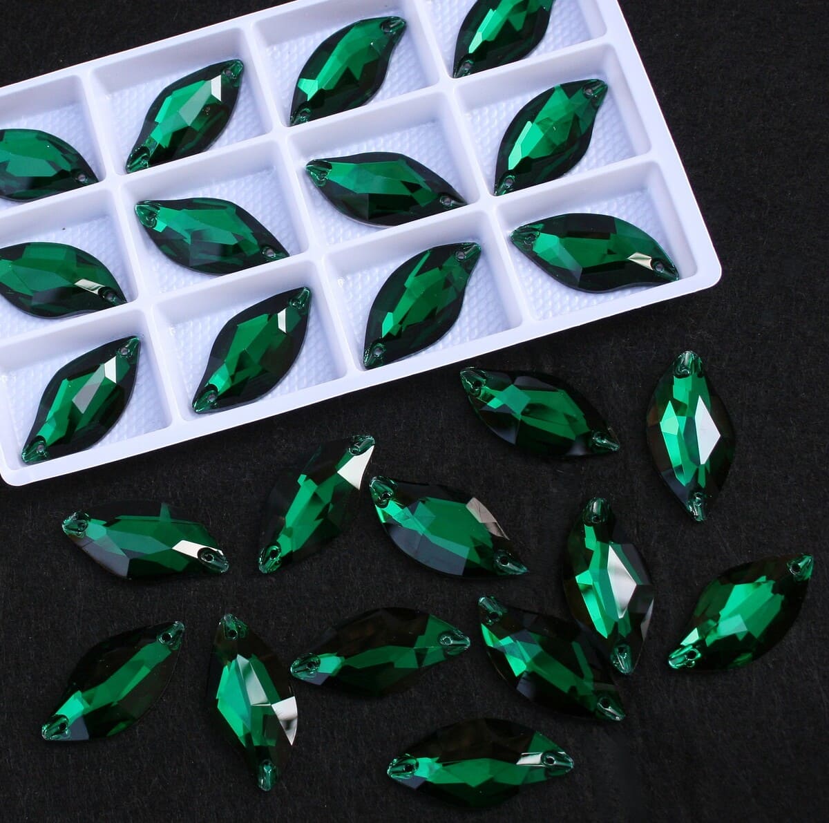 Emerald Dream színű levél alakú kristály (másolat)