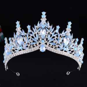 Színes tiara kristálykövekkel